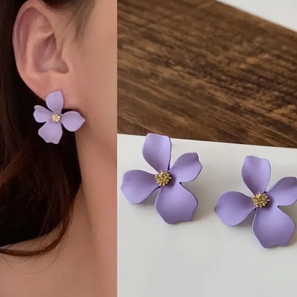 Women's Purple Flower Earrings - Picture 4 of 6